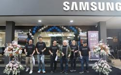 Penikmat Olahraga Outdoor Menikmati Pengalaman Berbeda di Samsung Experience Store