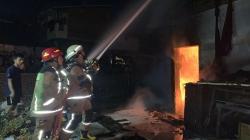 Rumah Reparasi Jaket Kulit Garut Terbakar Hebat, 2 Orang Luka-luka
