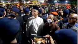 Ganjar Pranowo Tinjau Lokasi Kecelakaan KA Brantas vs Truk, Minta Masyarakat Tak Mendekat