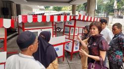 Bagikan Gerobak ke Pedagang, Bacaleg Partai Perindo Ci Mehong: Semoga Tambah Laris Manis