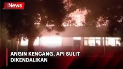 Gedung SMP di Majalengka Terbakar Hebat, Api Diduga dari Sisa Bakar Sampah<