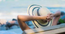 Liburan ke Pantai saat Musim Panas, Ini Tips agar Kulit Tidak Kusam 