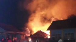 Gedung SMPN 1 Jatitujuh Majalengka Terbakar Hebat, 2 Ruang Kelas Ludes<