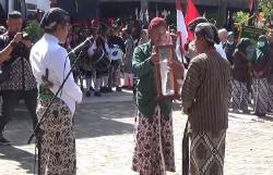 Warga Imogiri Bantul Pertahankan Tradisi Ngarak Siwur di Makam Raja-Raja Mataram Islam