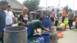 Warga Kabupaten Cirebon Terdampak Kekeringan, BPBD Drop Bantuan 8.700 Liter Air Bersih
