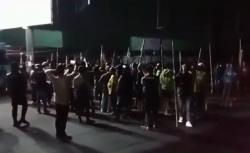 Pecah Bentrok Ormas di Cikarang Bekasi, Polisi Tembakkan Gas Air Mata
