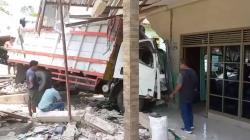 Kecelakaan Hari Ini di Barito Utara, Truk Hantam Bengkel dan Rumah Warga