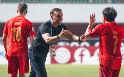 Thomas Doll Kritik Larangan Suporter Away di Liga 1 2023/2024