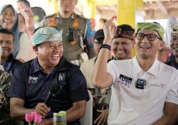 Kunjungi Wisata Religi di Cirebon, Begini Momen Menparekraf dan Wagub Jabar<