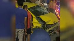 Minibus dan Truk Molen Tabrakan di Bojonegoro, 2 Orang Luka Berat 