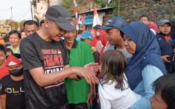 Ganjar Pranowo Jalan Sehat Bersama Warga Gajahmungkur, Pamitan setelah Bertetangga 10 Tahun