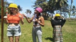 HUT ke-78 RI, Turis Jerman Antusias Ikut Lomba Cantol Ceting di Pantai Cimaja Sukabumi<