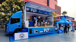 Modifikasi Truk Jadi Caravan Bergaya Klub Manchester City, Midea Keliling ke 6 Kota