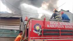 Pabrik Pengolahan Plastik di Margaasih Bandung Terbakar Hebat, Kerugian Miliaran Rupiah