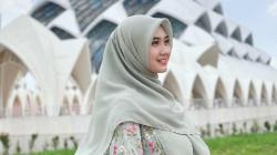 Profil dan Biodata Alfina Nindiyani, Penyanyi Sholawat Merdu Idola Anak Muda