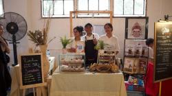 Cetak Enterpreneur Muda, Mahasiswa Poltekpar NHI Unjuk Gigi di Festival Kuliner Bandung<
