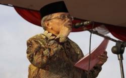 Biografi Taufik Ismail, Sastrawan dan Penyair Legendaris Indonesia