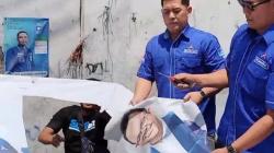 Kader Demokrat Kabupaten Bandung Kecewa, Robek dan Injak Ratusan Spanduk Anies Baswedan