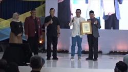 3.206 Desa Sadar Hukum, Ridwan Kamil Dianugerahi Anubhawa Sasana oleh Kemenkumham<