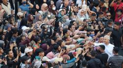  Foto-Foto Ganjar Salami Ribuan Warga, Jalan hingga Ratusan Meter di Tengah Lautan Manusia