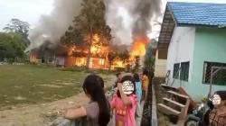 Rumdin Guru dan Asrama di Barito Utara Ludes Terbakar, Siswa Histeris Kehilangan Seragam