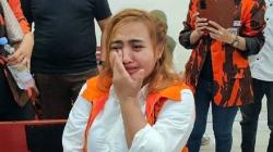 Selebgram Lina Mukherjee Dituntut 2 Tahun Penjara Kasus Konten Makan Babi<