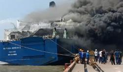 KMP Mutiara Berkah 1 Tujuan Lampung Terbakar di Cilegon, Evakuasi 159 Penumpang Dramatis