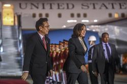 Wakil Presiden AS Kamala Harris Tiba di Indonesia