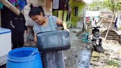 Warga Dusun Sukamaju Subang Tak Mandi Sepekan, Dapat Bantuan Air Langsung Bersih-bersih<