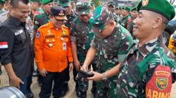 KSAD Bagikan Uang Rp100 Juta usai Periksa Dompet Babinsa Hanya Berisi Rp2.000