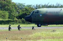 Tentara Gabungan 6 Negara Rebut Bandara Banyuwangi yang Dikuasai Musuh
