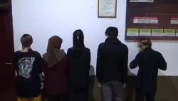 5 Remaja Digerebek Warga Diduga Mesum dalam Kos, Ada yang Hamil 8 Bulan