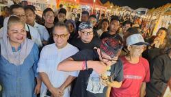  Sandiaga Uno Kunjungi Festival Kota Lama Semarang, Keliling Pasar Sentiling hingga Cicipi Kue Cubit 