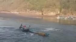 3 Kapal Nelayan Rusak hingga Tenggelam Dihantam Gelombang Tinggi di Pantai Baron
