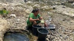 Potret Memprihatinkan Kekeringan di Banjarnegara, Warga Gunakan Air Sungai Berbusa dan Bau<