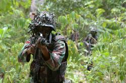 Prajurit Raider Latihan Tempur di Perbukitan Aceh Besar