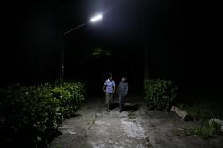 Bawa Cahaya ke Kepulauan Mapia, Kemensos Hadirkan Solar Home System