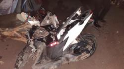 Kecelakaan di Tanah Laut Kalsel, Motor Tabrakan Adu Banteng dengan Truk, 2 Orang Tewas