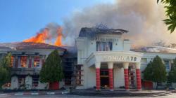 Kantor Bupati Pohuwato Dibakar Massa Pendemo