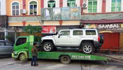 KPK Sita Mobil Mewah dan Antik Milik Andhi Pramono yang Disembunyikan di Ruko 