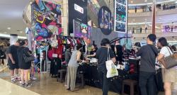 Wisata Belanja Akhir Pekan dengan Keluarga, Intip Tren Sepatu di Jakarta Sneaker Hub