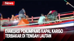 Menegangkan! Melihat Proses Evakuasi Penumpang Kapal Kargo Terbakar di Tengah Lautan Mentawai  