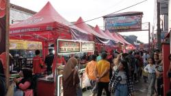 Pengunjung Cibadak Funday Bandung Membeludak, Nikmati Berbagai Stan Kuliner <