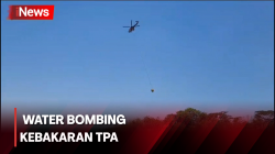 Helikopter BNPB Kembali Lakukan Water Bombing Padamkan Kebakaran TPA Jatibarang