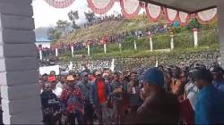 Massa Tandingan Demo di Karubaga, Tolak Perpanjangan Masa Jabatan Pj Bupati Tolikara