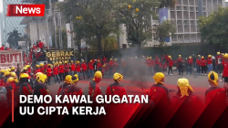 Demo Kawal Gugatan UU Cipta Kerja, Gesekan Antar Sesama Buruh Sempat Terjadi
