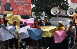 Warga 3 Kampung di Lampung Tengah Demo DPRD Tuntut Cabut HGU PT BSA