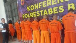 Komplotan Curanmor Bandung Digulung, Polisi Tangkap 8 Tersangka dan Amankan 100 Motor
