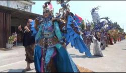  Meriah, Karnaval Perayaan Hari Batik di Kliwonan Sragen