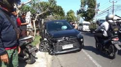 Kecelakaan Beruntun di Gianyar Bali, Mobil Tabrak Truk dan Motor, 1 Orang Luka Serius